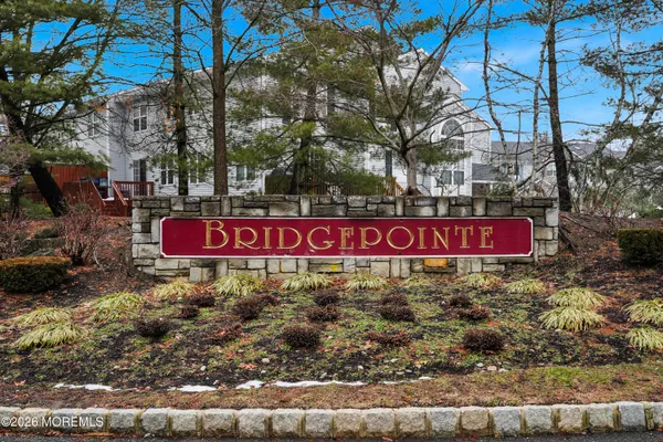 $575,000 | 18 Bridge Pointe Drive, Unit 18, South Amboy, NJ 08879