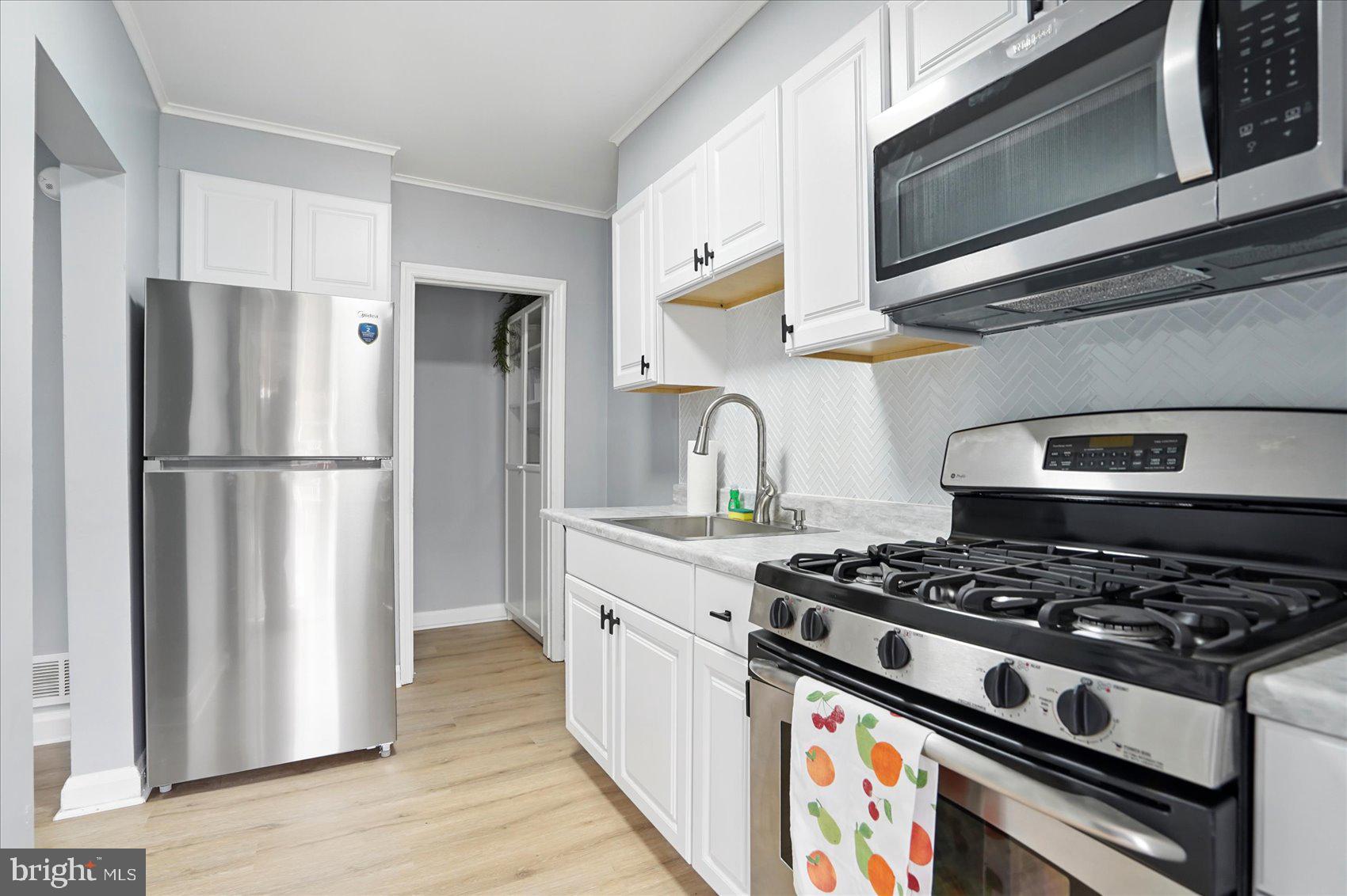 174 Orville Road Baltimore, MD 21221 - Photo 2 of 32 Gallery Image 2