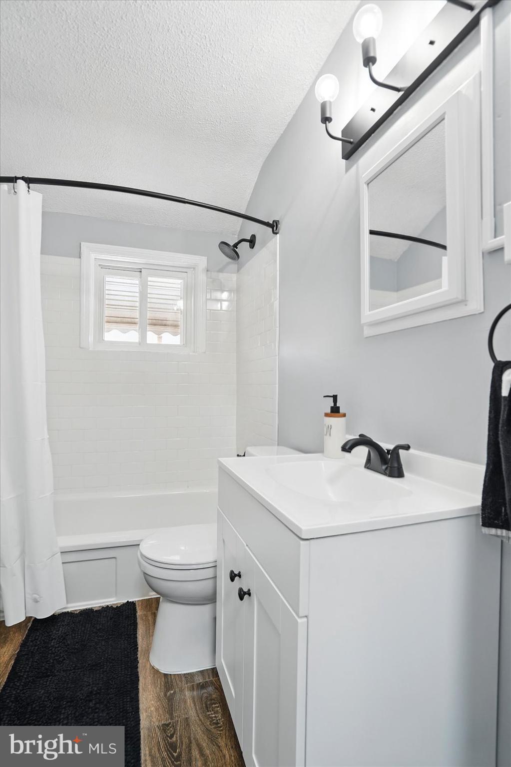 174 Orville Road Baltimore, MD 21221 - Photo 3 of 32 Gallery Image 3