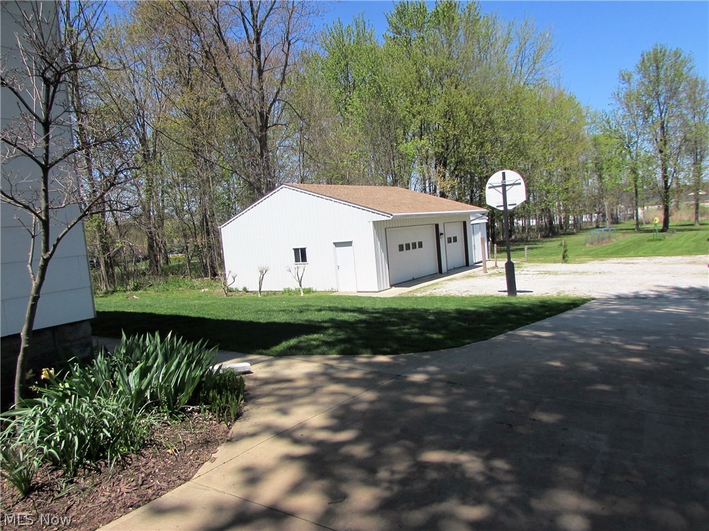 38474 Center Ridge Road North Ridgeville, OH 44039 - Photo 2 of 30