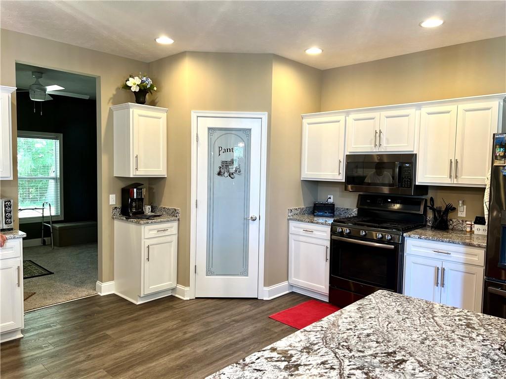 130 Reed Lane Irwin, PA 15642 - Photo 5 of 25 Gallery Image 5