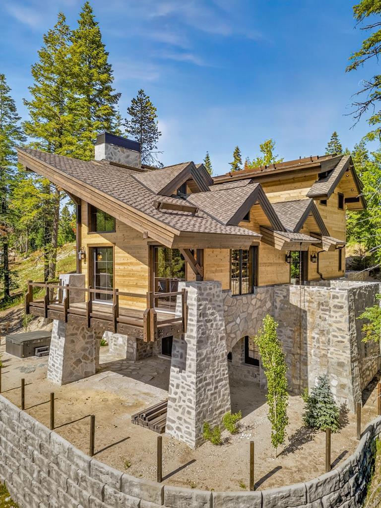 25 Haystack Court Donnelly, ID 83615 - Photo 2 of 77