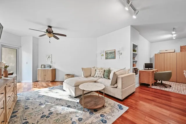 $448,000 | 54 Rainey Street, Unit 416, Austin, TX 78701
