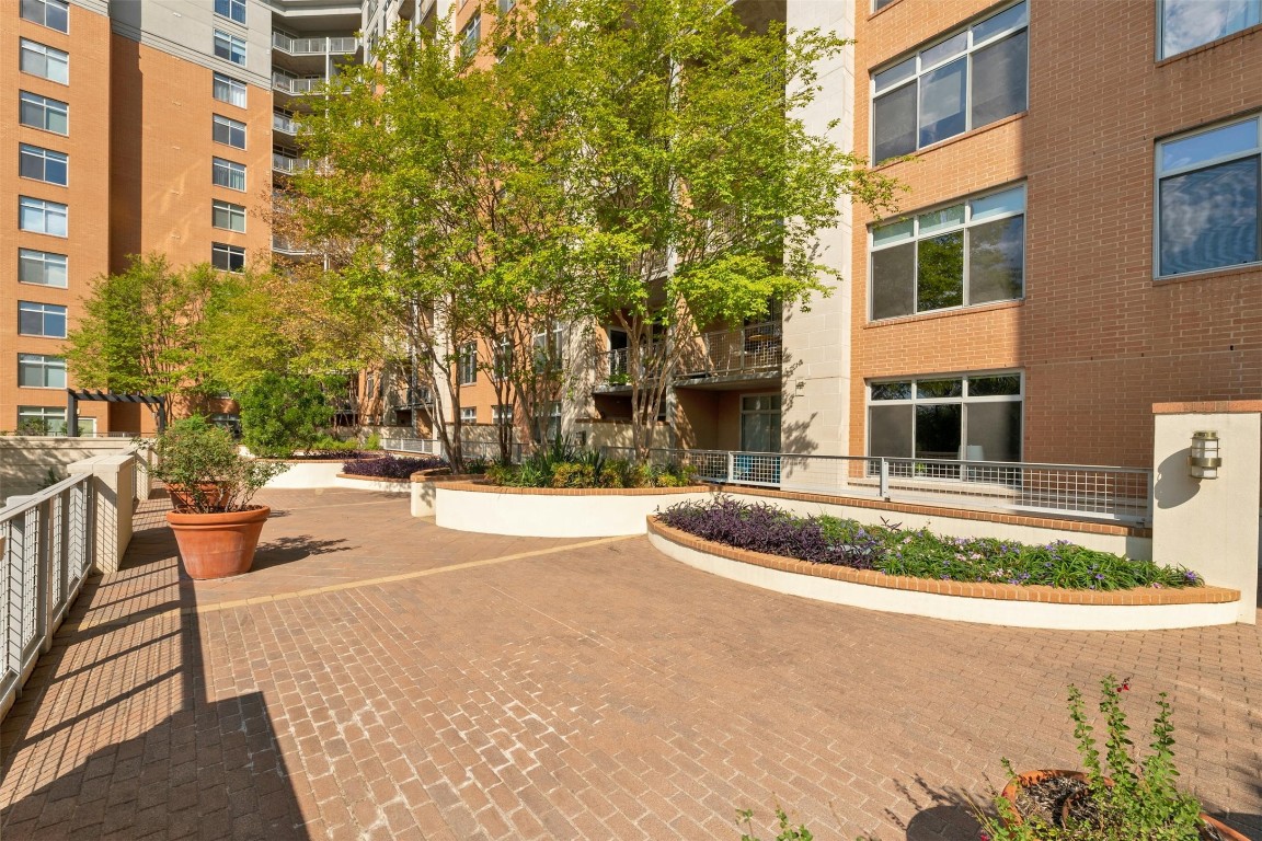 54 Rainey Street, Unit 416 Austin, TX 78701 - Photo 30 of 40 3rd floor terrace