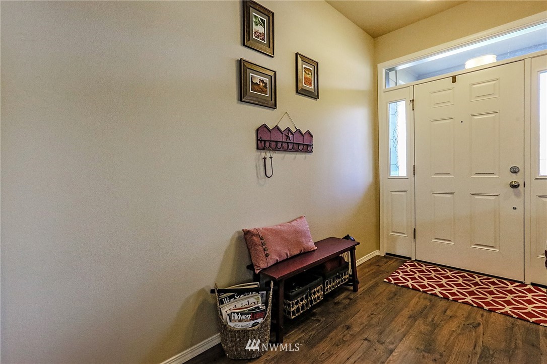 4170 Southwest Colbert Way Port Orchard, WA 98367 - Photo 2 of 25 Gallery Image 2