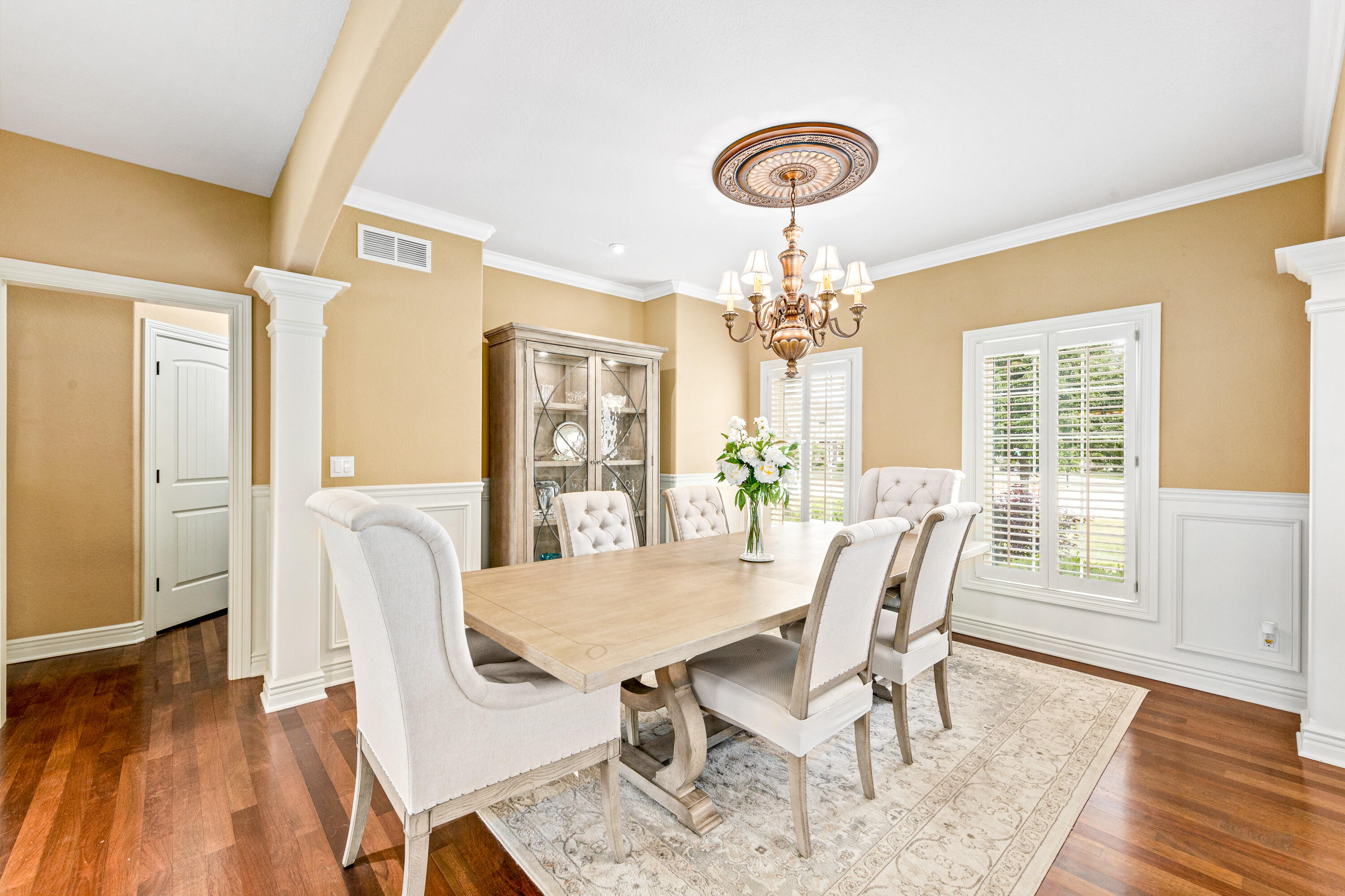 1260 4 Winds Way Hartland, WI 53029 - Photo 17 of 79 Horwath Signature Detailing Throughout