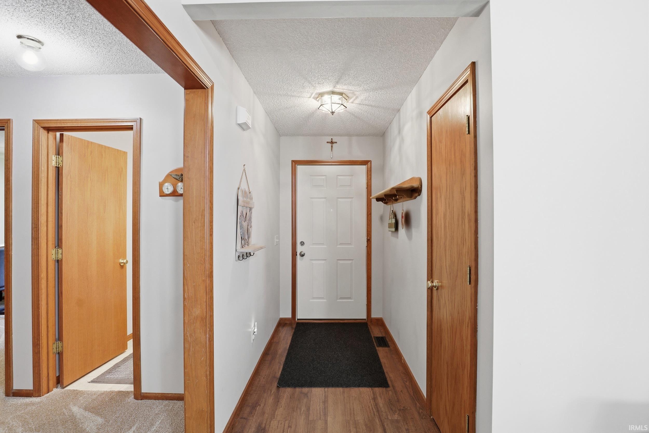 370 Cobblers Way Waterloo, IN 46793 - Photo 3 of 38