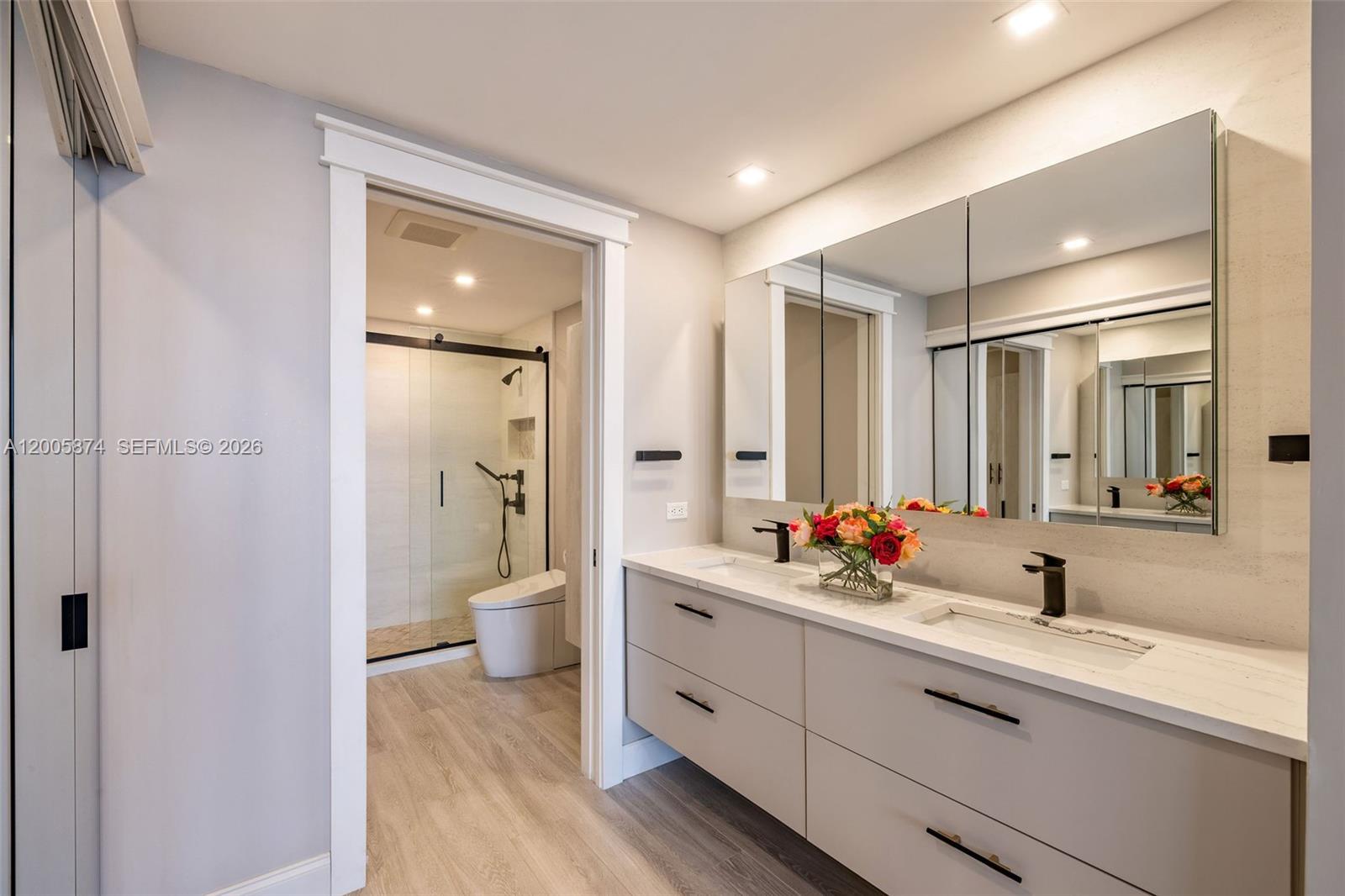 848 Brickell Key Drive, Unit 3403 Miami, FL 33131 - Photo 38 of 57