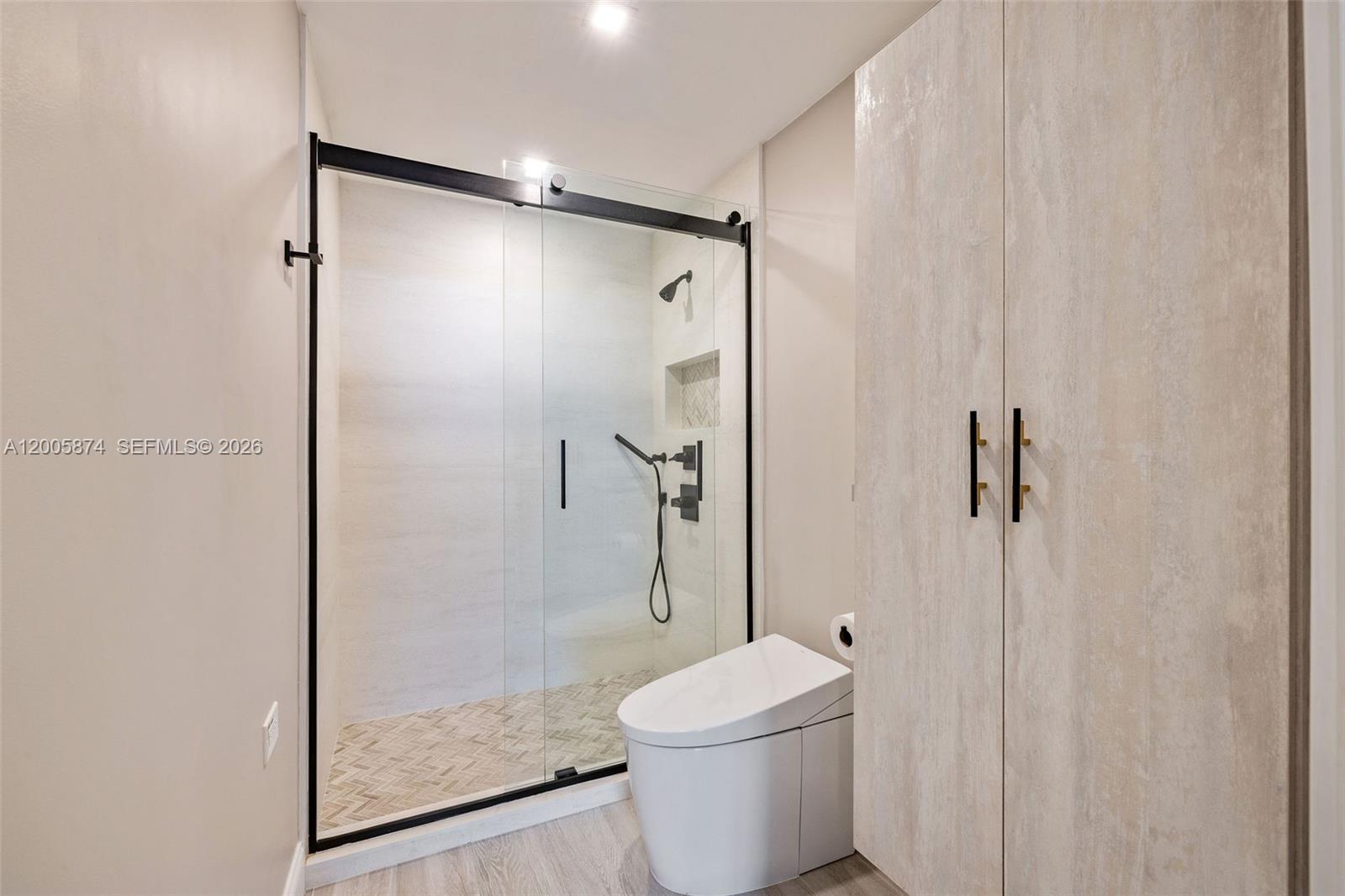 848 Brickell Key Drive, Unit 3403 Miami, FL 33131 - Photo 39 of 57