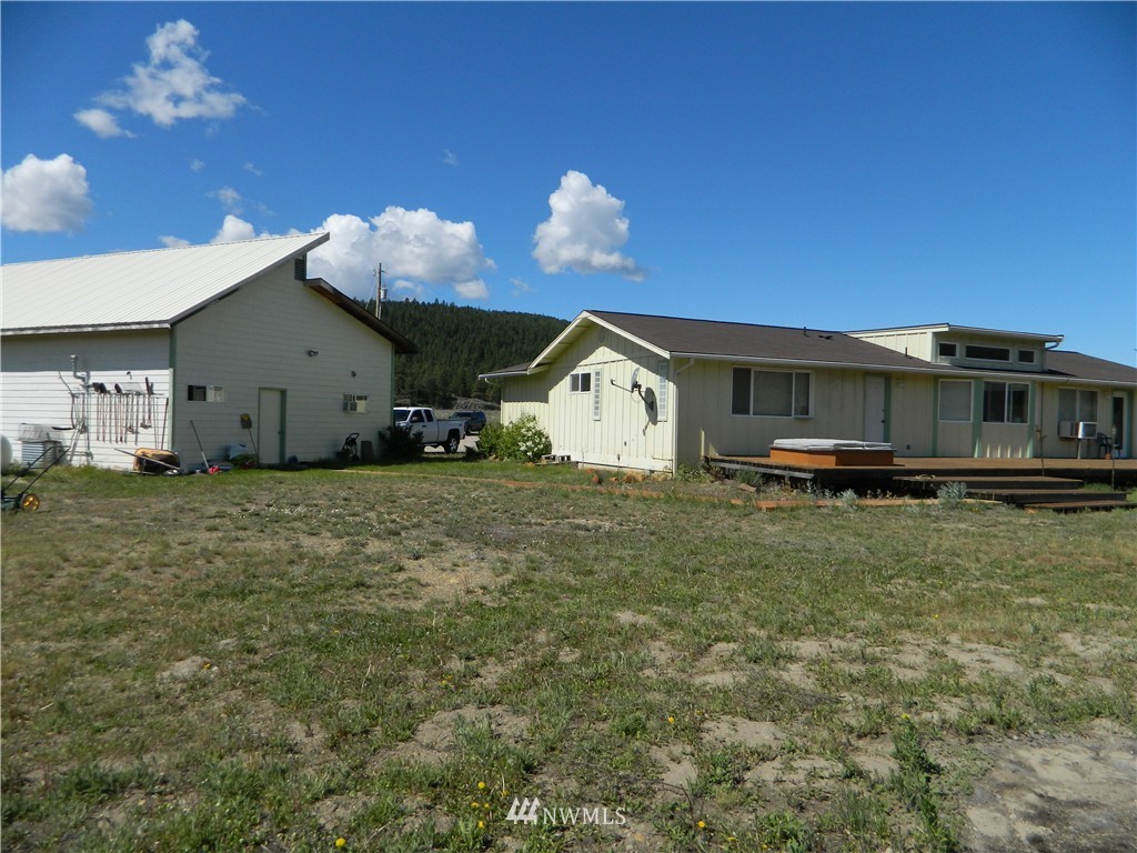 797 Aeneas Valley Road Tonasket, WA 98855 - Photo 3 of 10