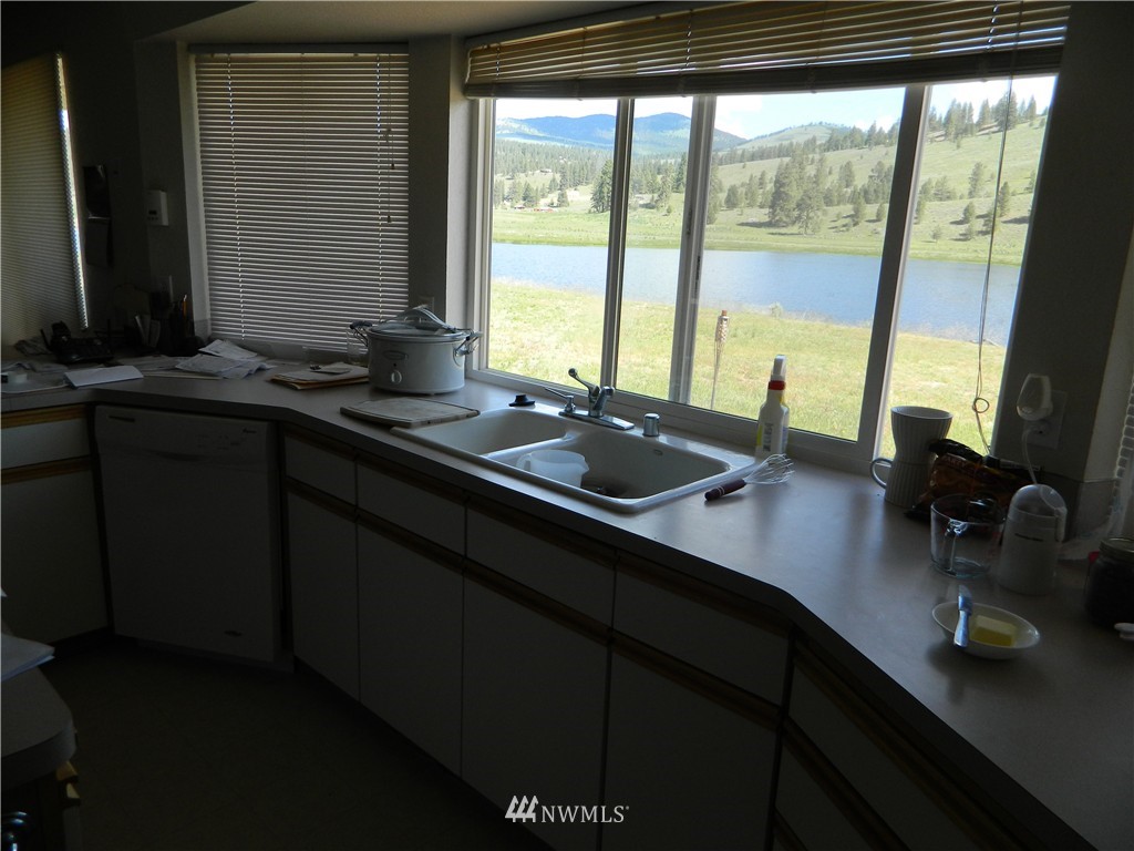 797 Aeneas Valley Road Tonasket, WA 98855 - Photo 5 of 10