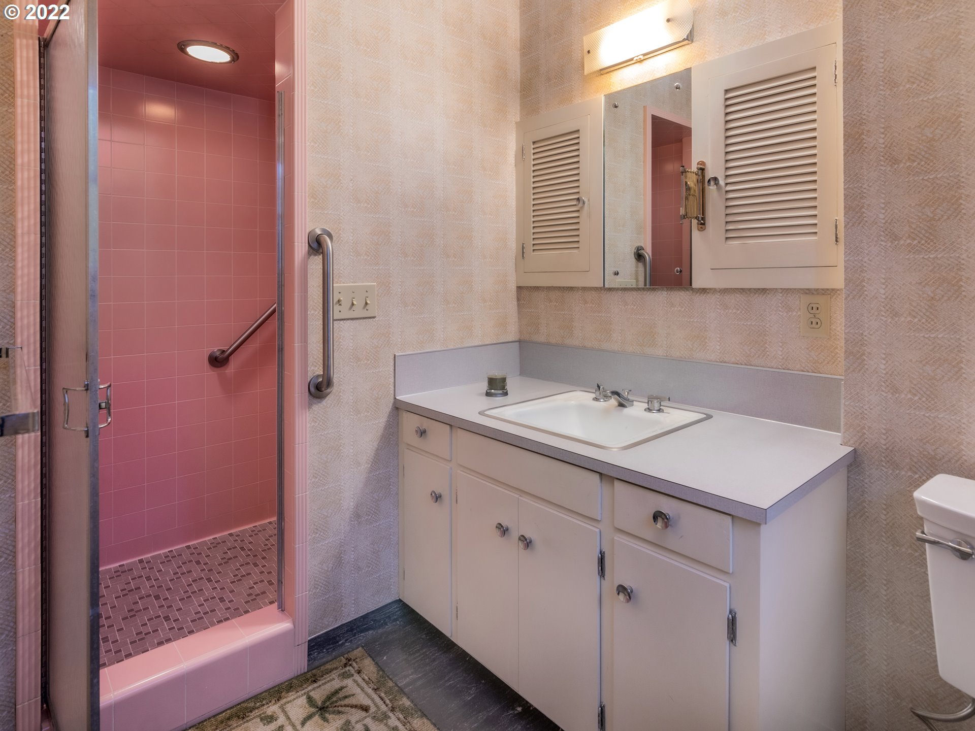 4534 Southwest 60th Place Portland, OR 97221 - Photo 14 of 29 Bathroom, Attached
