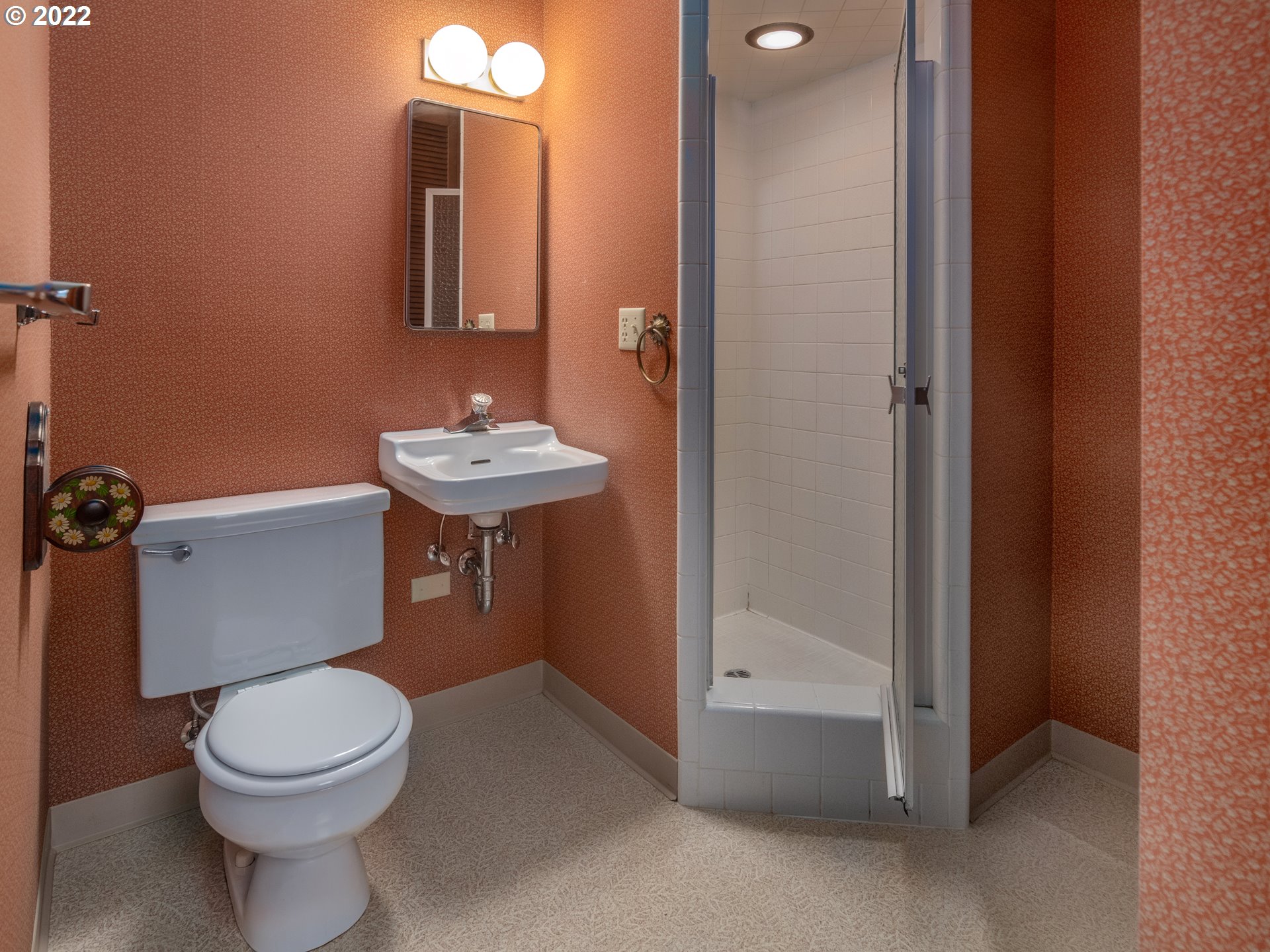 4534 Southwest 60th Place Portland, OR 97221 - Photo 16 of 29 Bathroom, Attached