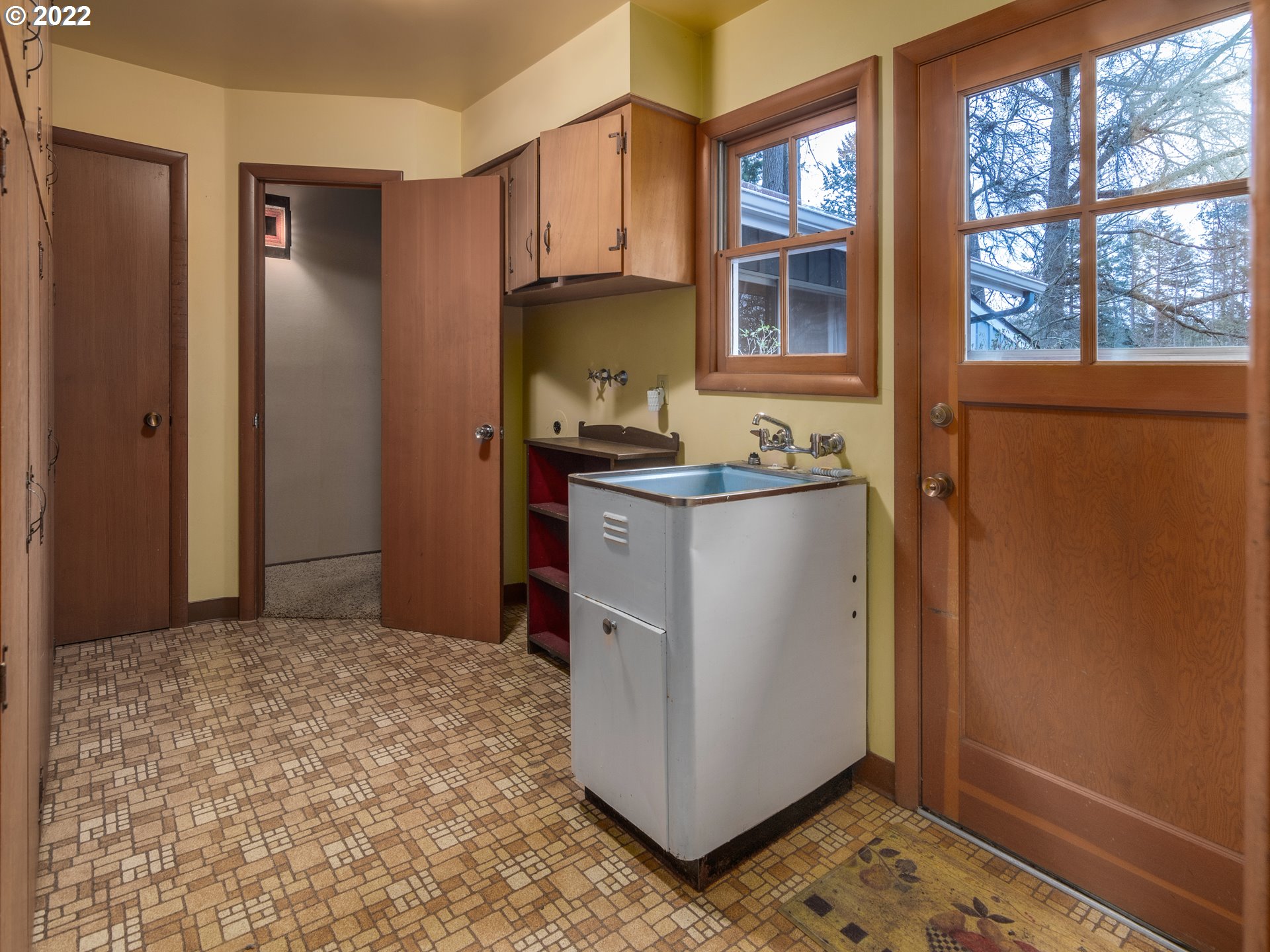4534 Southwest 60th Place Portland, OR 97221 - Photo 22 of 29 Laundry