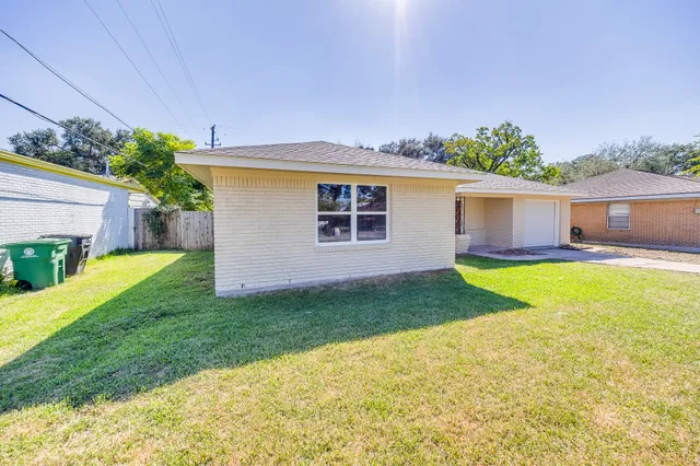 $2,200 | 6201 Carew Street, Houston, TX 77074