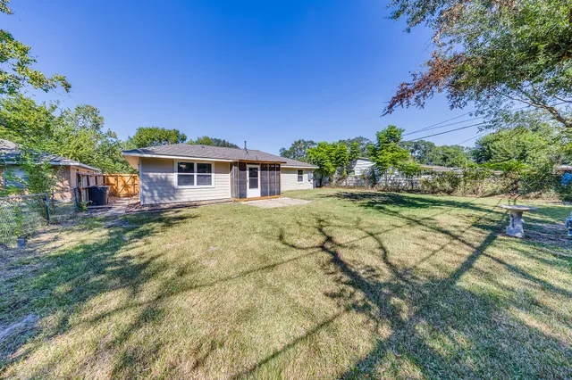 $2,200 | 6201 Carew Street, Houston, TX 77074