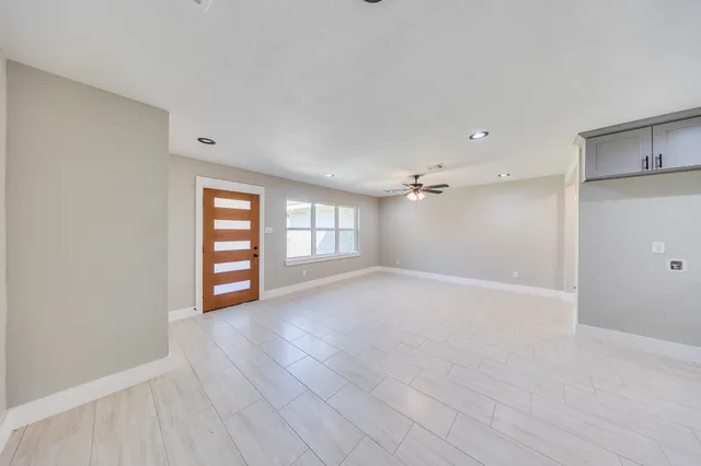 $2,200 | 6201 Carew Street, Houston, TX 77074