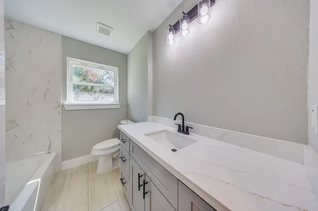 $2,200 | 6201 Carew Street, Houston, TX 77074