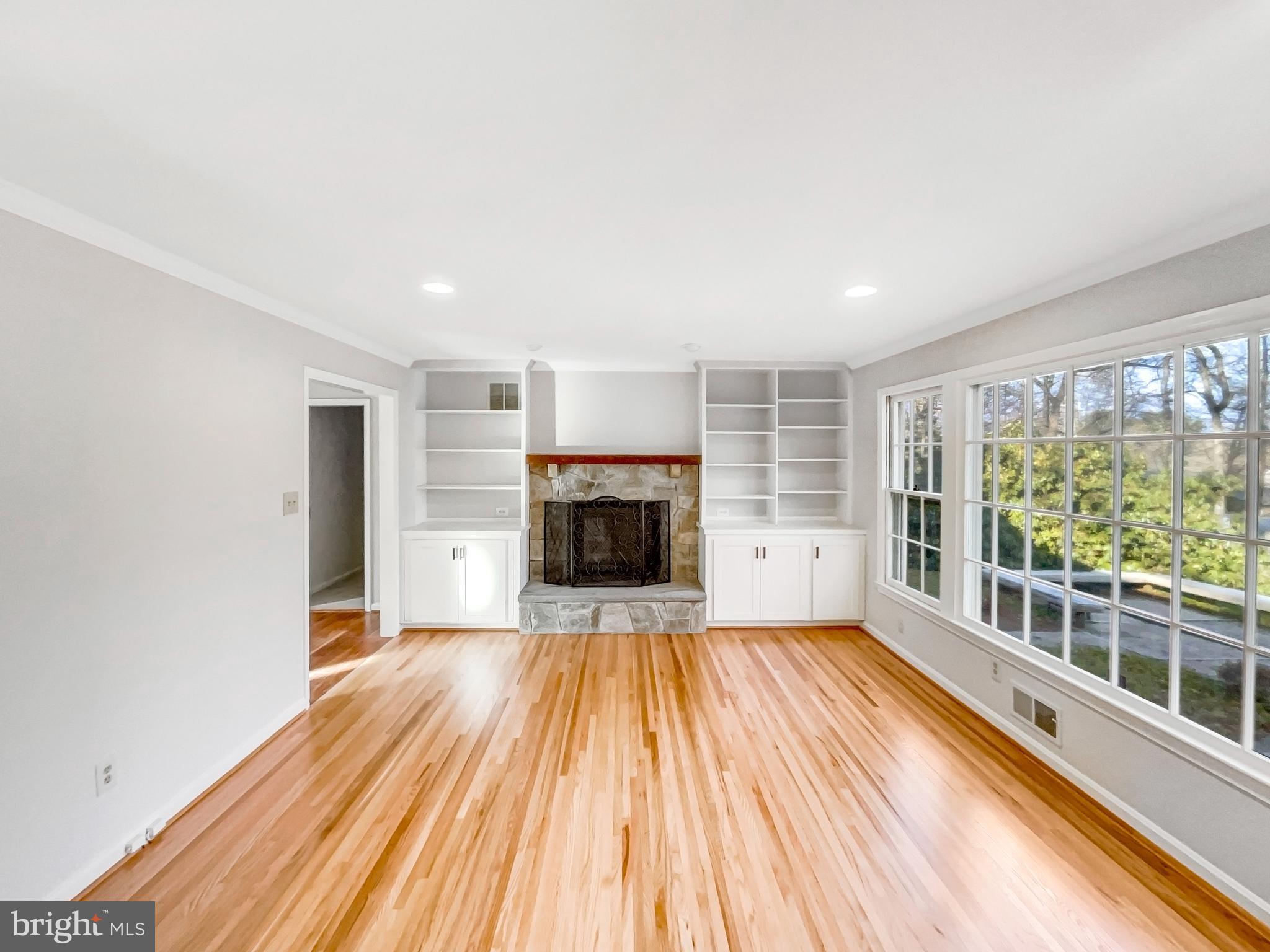 15705 White Rock Road Gaithersburg, MD 20878 - Photo 3 of 28 Gallery Image 3