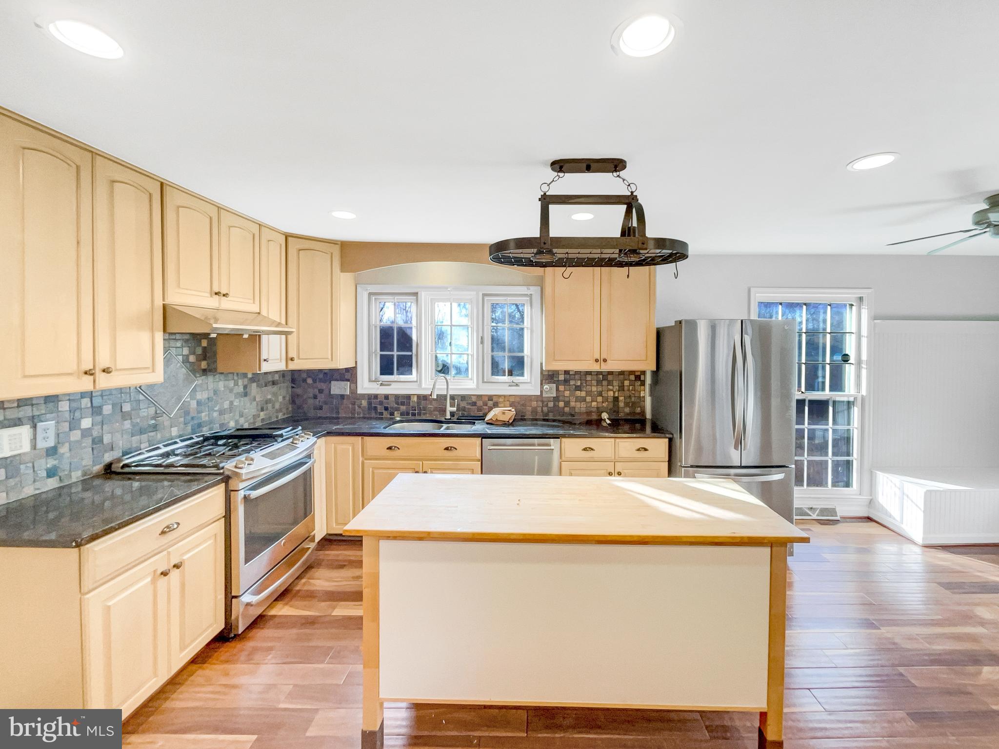 15705 White Rock Road Gaithersburg, MD 20878 - Photo 6 of 28 Gallery Image 6