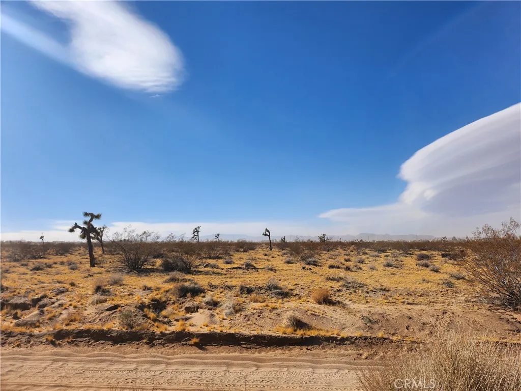 0 Ducor Yucca Valley, CA 92284 - Photo 5 of 8 a view of a ocean