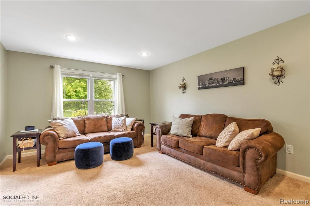 41272 Village Lake Road Novi, MI 48375 - Photo 8 of 56