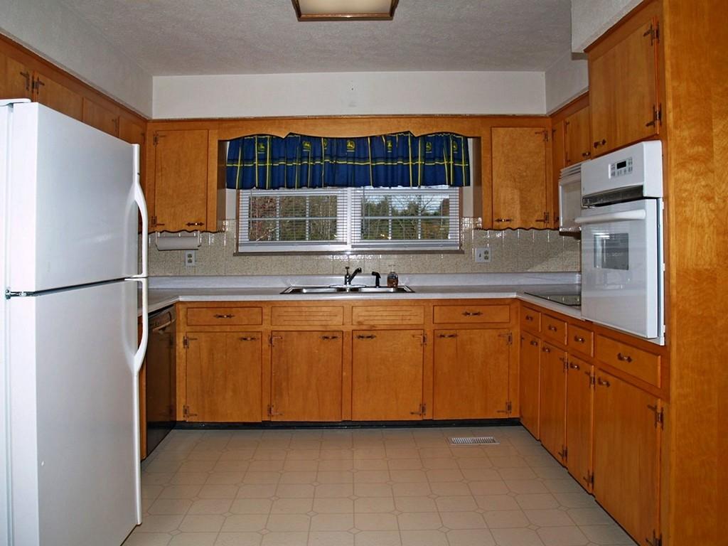 7237 Fairview Road Corryton, TN 37721 - Photo 15 of 32 15_kitchen_03