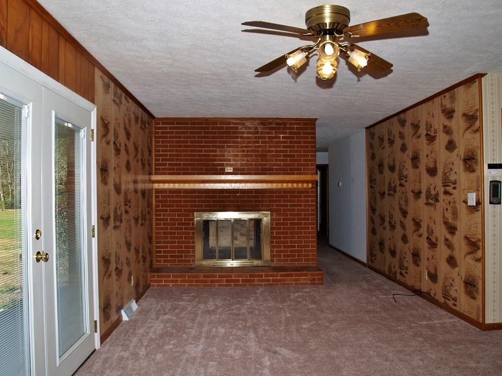 7237 Fairview Road Corryton, TN 37721 - Photo 7 of 32 07_din_fam combo_02