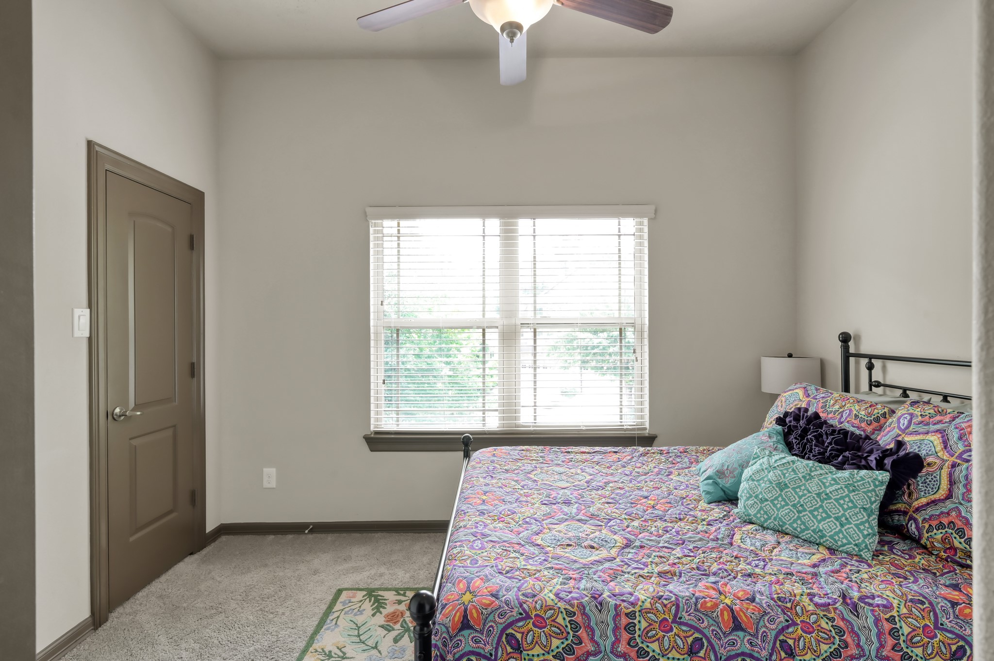 18 Aventura Place Spring, TX 77389 - Photo 28 of 43 a bedroom with a bed and a window