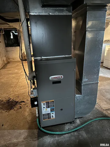 $49,900 | 105 North Hickory, Du Quoin, IL 62832