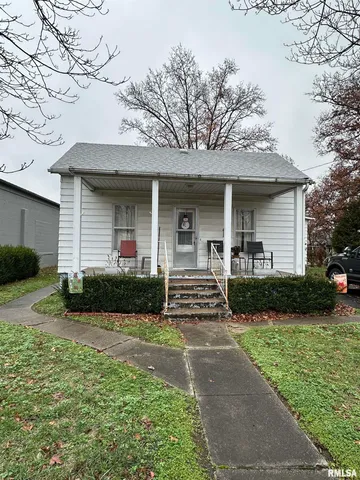 $49,900 | 105 North Hickory, Du Quoin, IL 62832