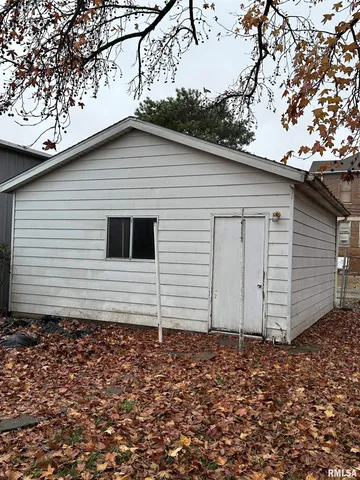 $49,900 | 105 North Hickory, Du Quoin, IL 62832
