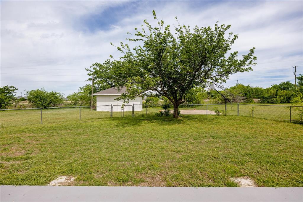 117 Paige Street Weatherford, TX 76088 - Photo 19 of 31