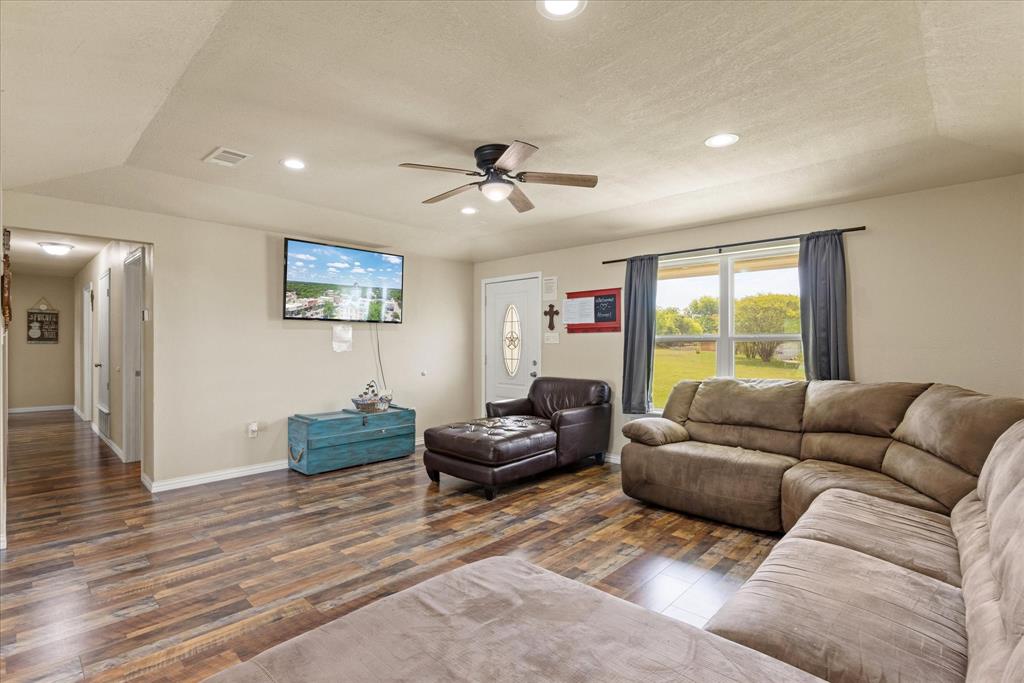 117 Paige Street Weatherford, TX 76088 - Photo 6 of 31