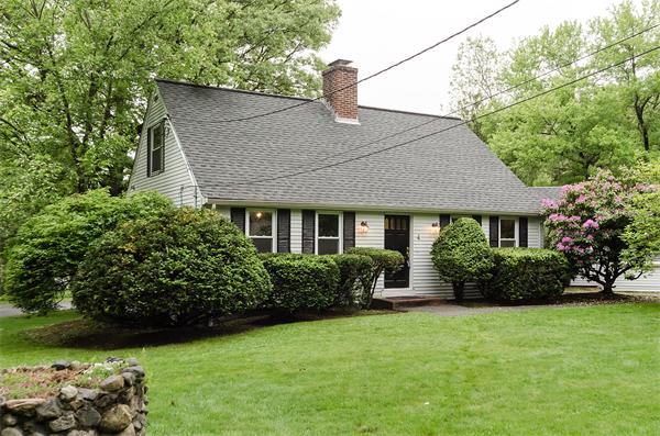 4 Revolutionary Road Lexington, MA 02421 - Photo 2 of 18