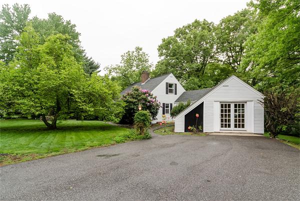4 Revolutionary Road Lexington, MA 02421 - Photo 3 of 18