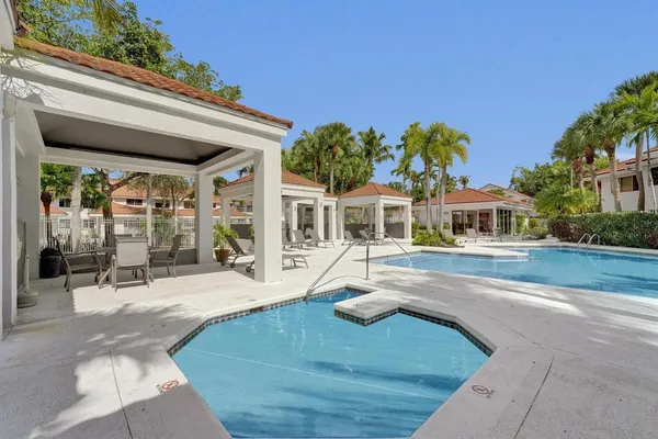 $290,000 | 9202 Northwest 9th Court, Plantation, FL 33324