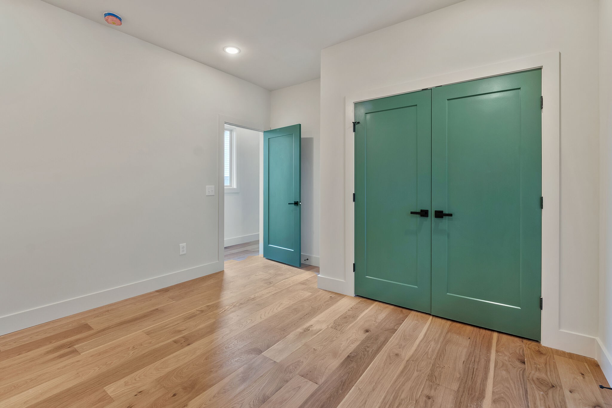 438 Patterson Street Nashville, TN 37211 - Photo 25 of 46 a view of hallway with shower