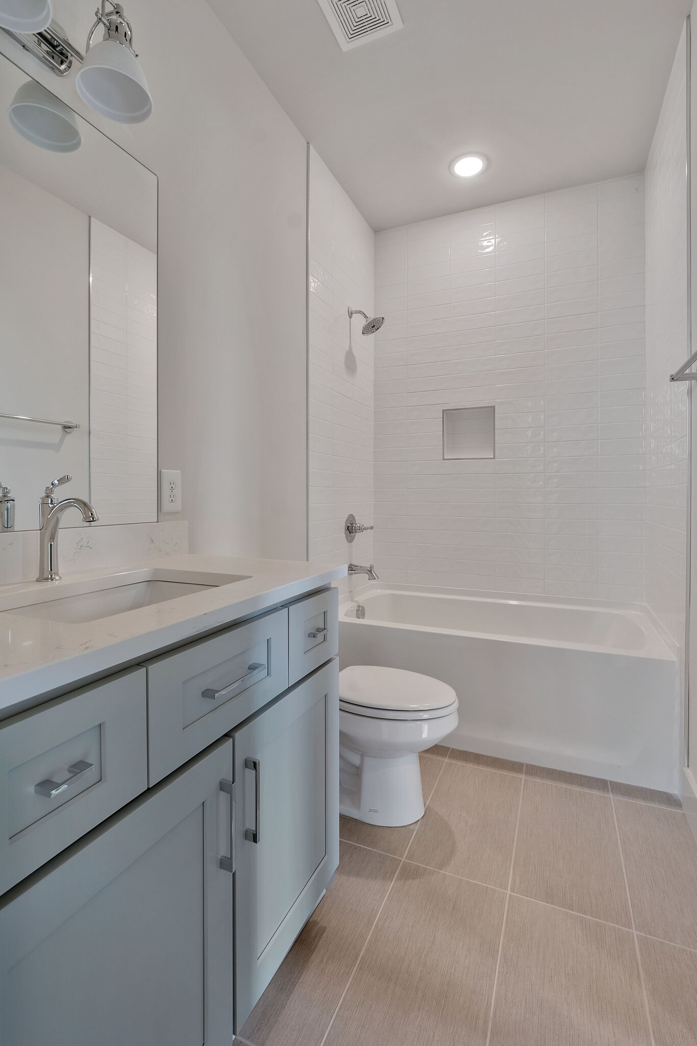 438 Patterson Street Nashville, TN 37211 - Photo 33 of 46 a bathroom with a toilet a sink and bathtub