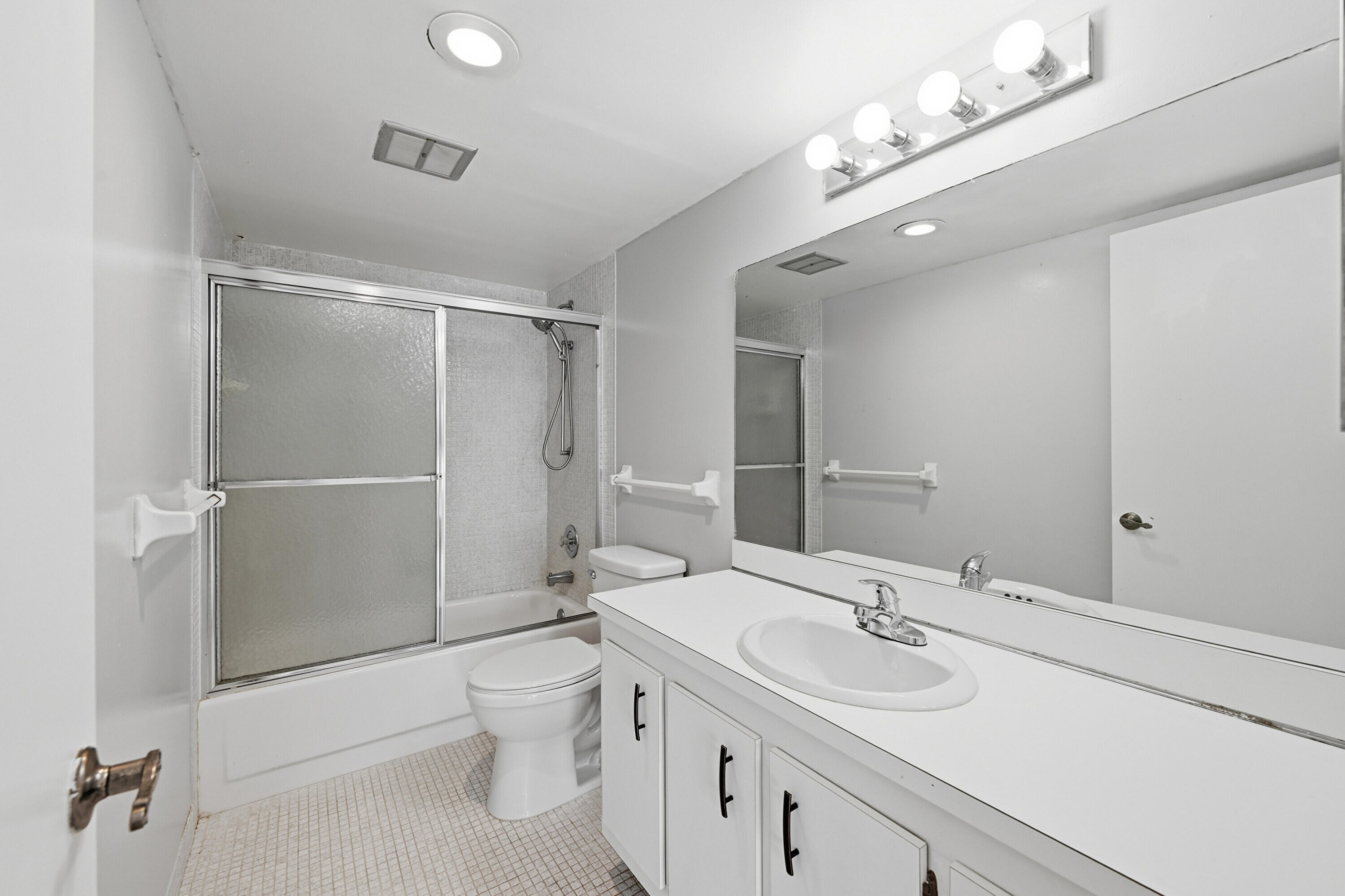 4158 Inverrary Drive, Unit 511 Lauderhill, FL 33319 - Photo 20 of 25 20_020_dsc_0744