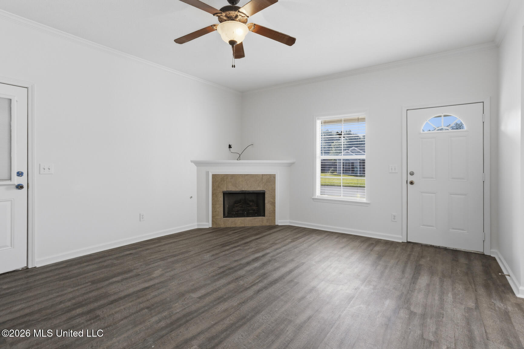 507 Ridgeway Drive Brandon, MS 39047 - Photo 3 of 20 507 Ridgeway int-2
