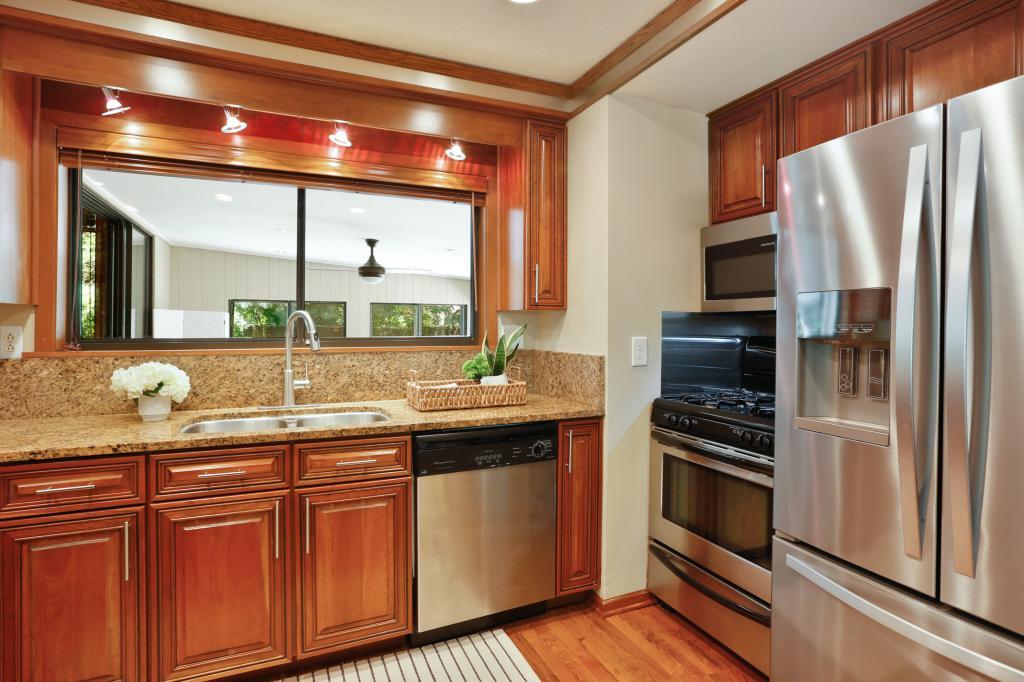 8340 Little Road Bloomington, MN 55437 - Photo 10 of 37 Gallery Image 10