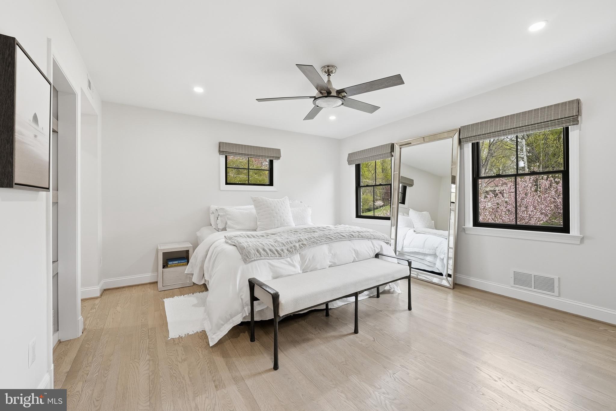 10712 Lockland Road Potomac, MD 20854 - Photo 25 of 66 a bedroom with a bed and a window