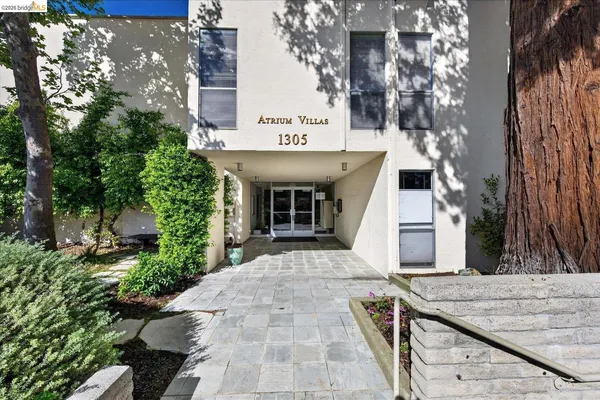 $349,000 | 1305 Boulevard Way, Unit 303, Walnut Creek, CA 94595