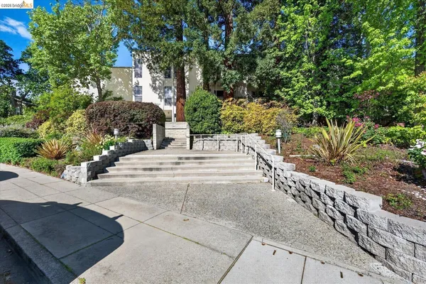 $349,000 | 1305 Boulevard Way, Unit 303, Walnut Creek, CA 94595