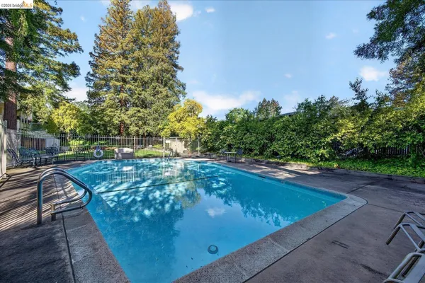 $349,000 | 1305 Boulevard Way, Unit 303, Walnut Creek, CA 94595