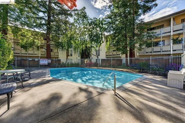 $349,000 | 1305 Boulevard Way, Unit 303, Walnut Creek, CA 94595