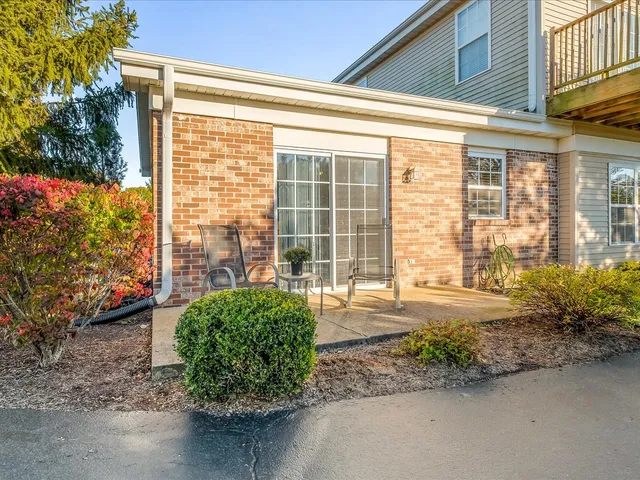 $190,000 | 7571 Magnolia Trail, Unit 3B2, Cherry Valley, IL 61016