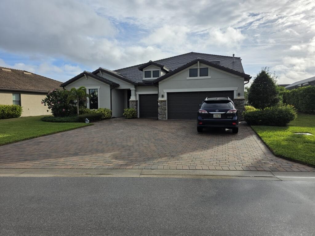 01-Executive Home Rental