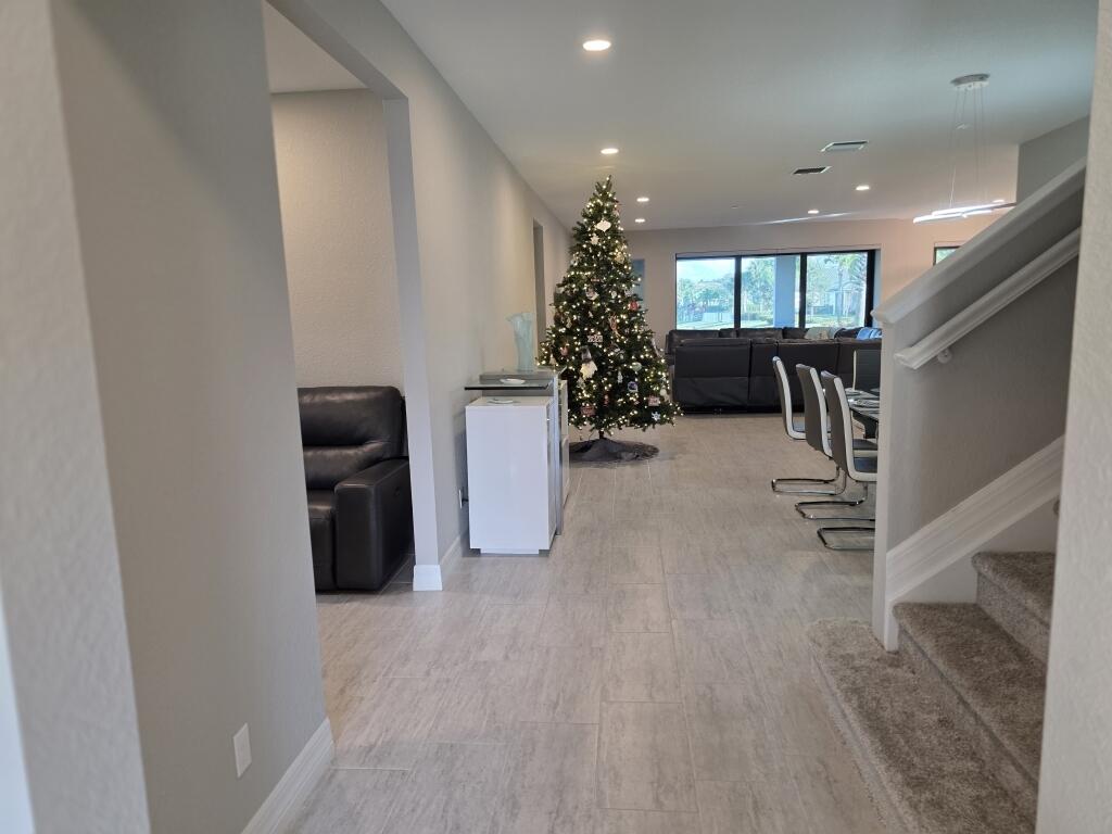 527 Southeast Vallarta Dr Port Port St. Lucie, FL 34984 - Photo 20 of 59 20-Living Area